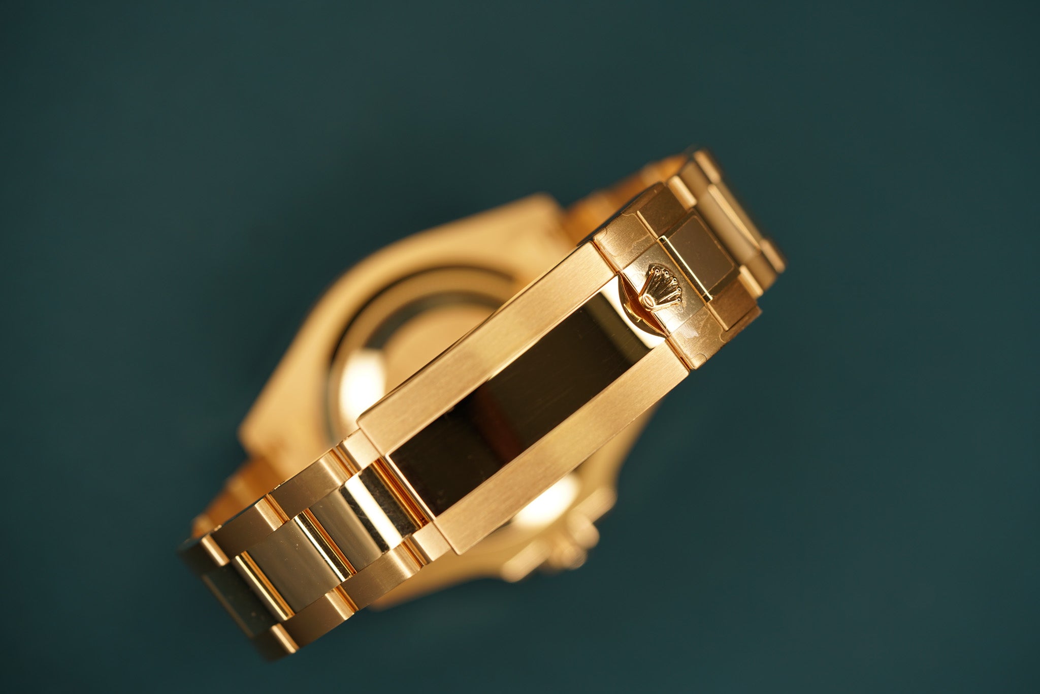 Submariner Date Black Bezel Yellow Gold