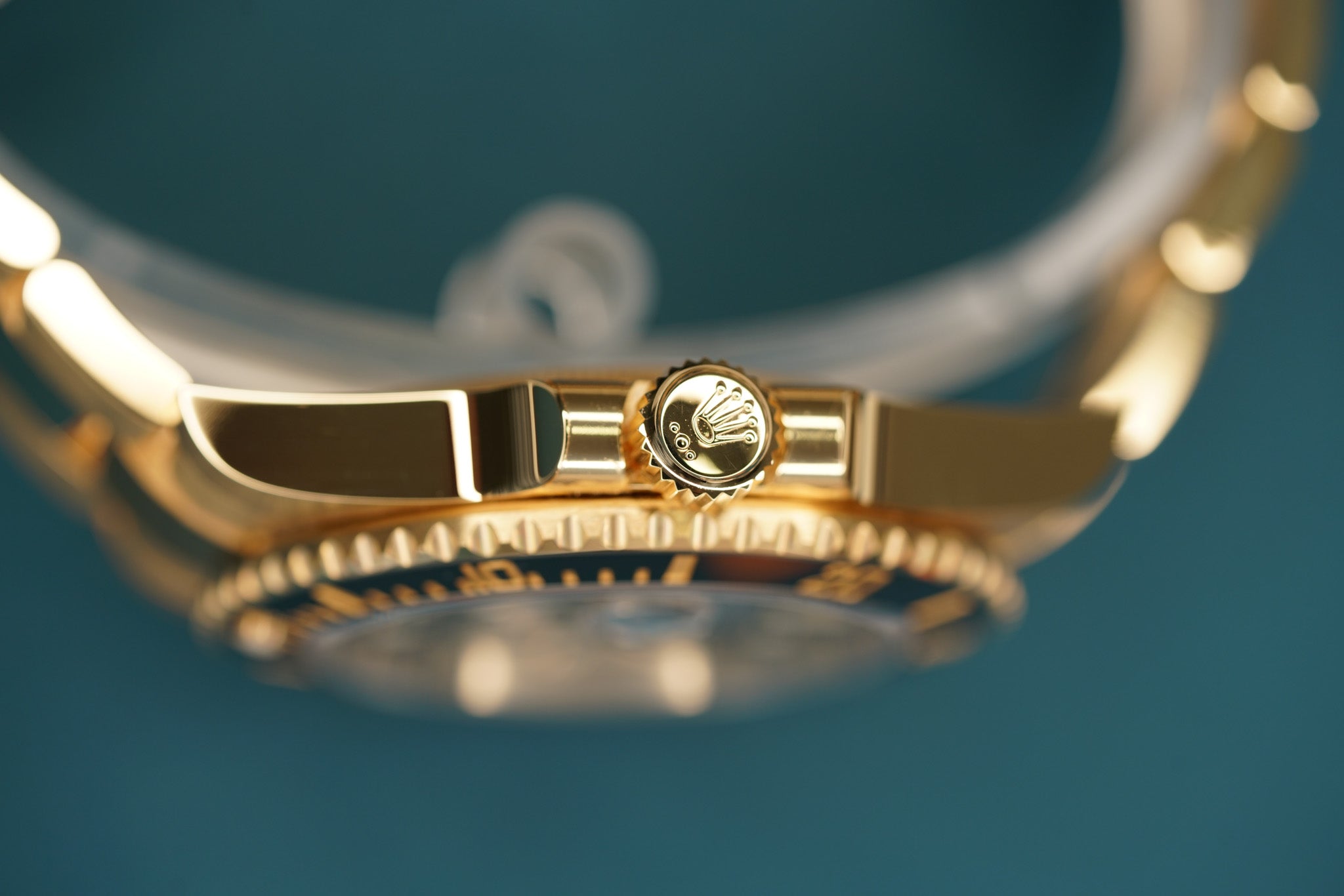 Submariner Date Black Bezel Yellow Gold