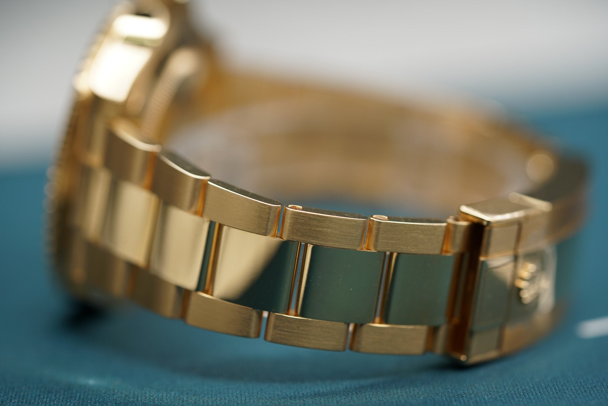 Submariner Date Black Bezel Yellow Gold