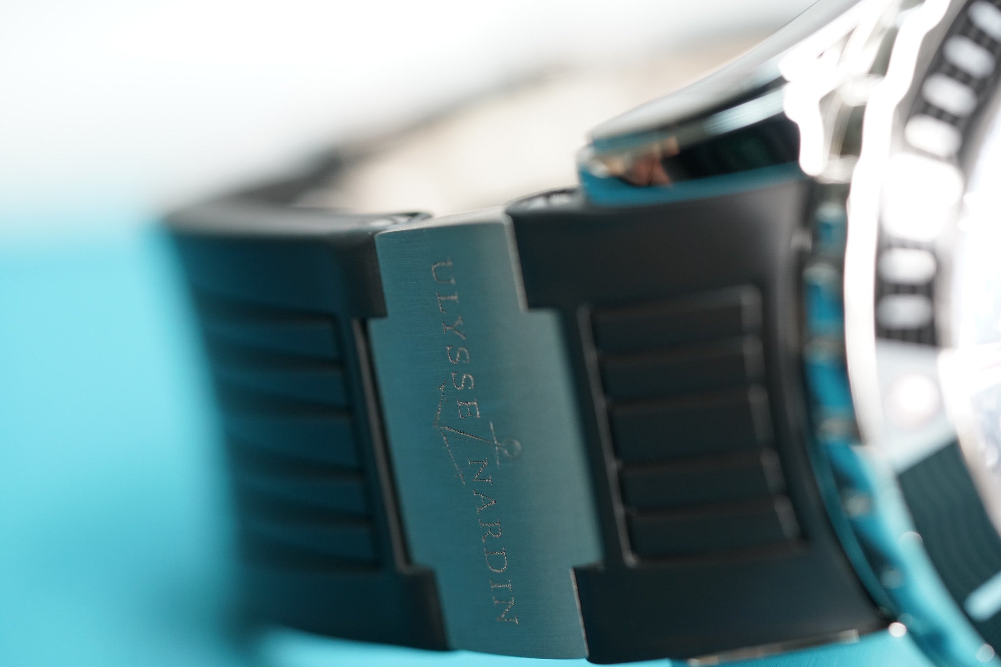 Maxi Marine Black Aluminum Bezel