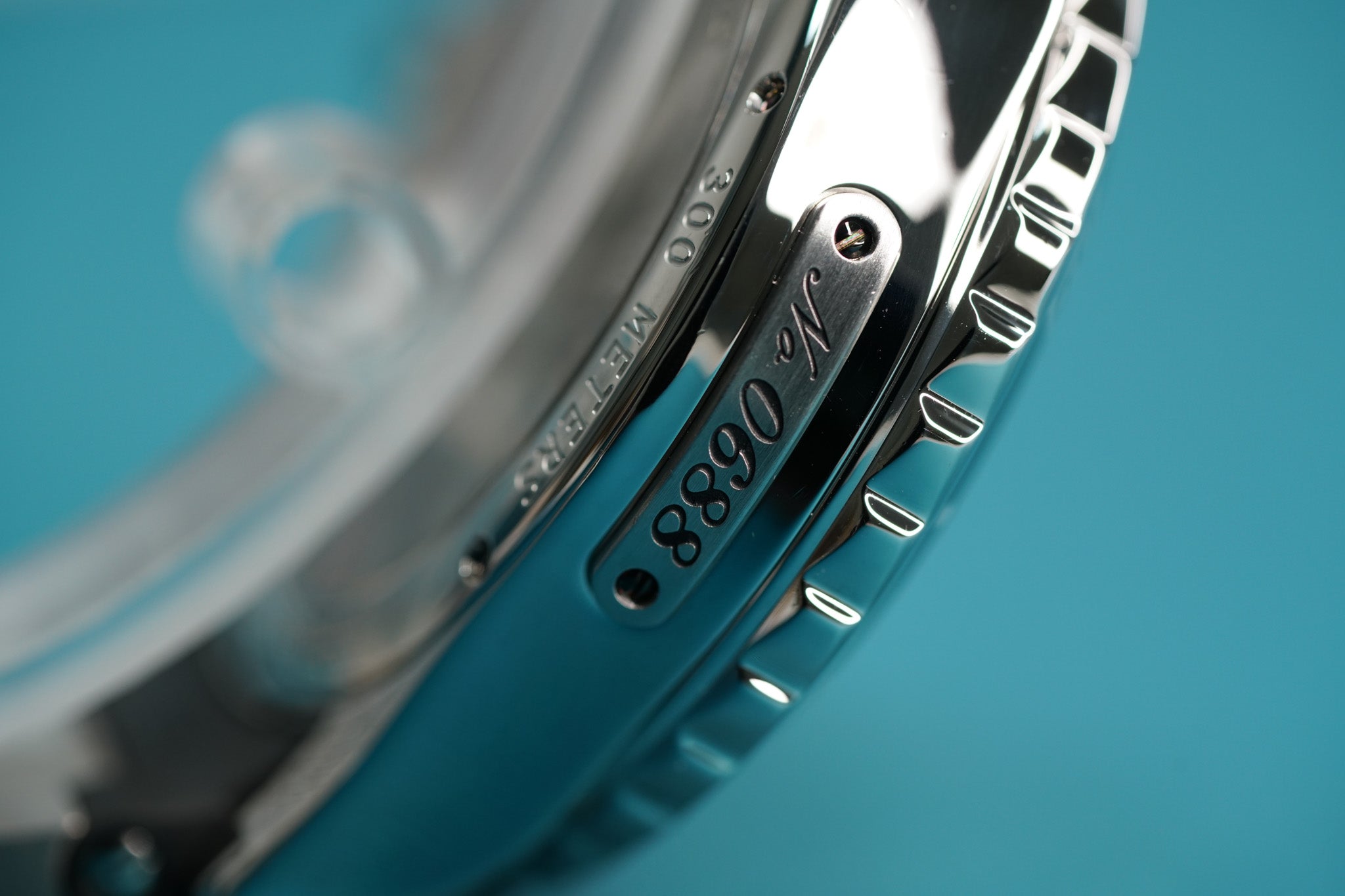 Maxi Marine Black Aluminum Bezel