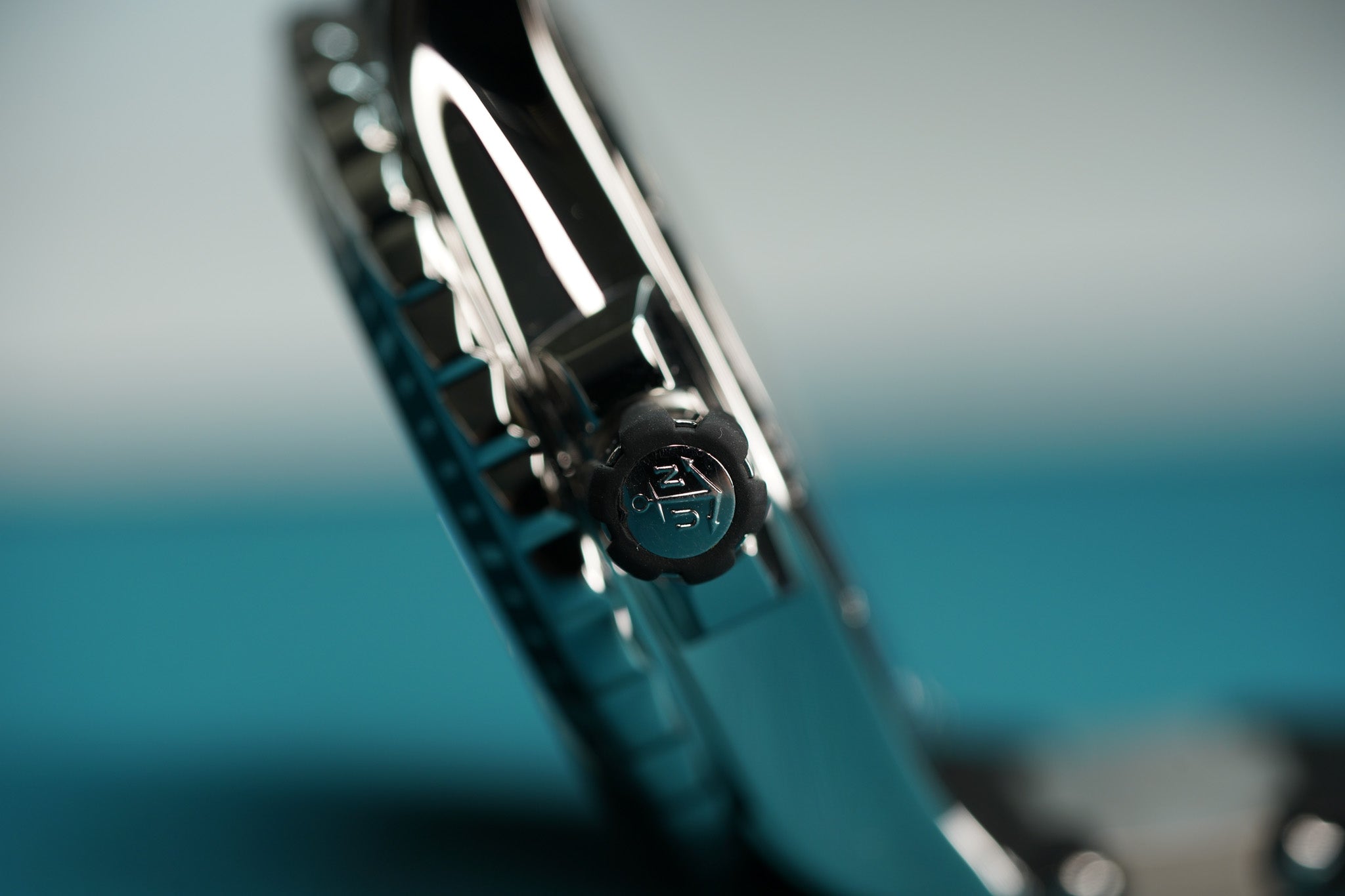 Maxi Marine Black Aluminum Bezel