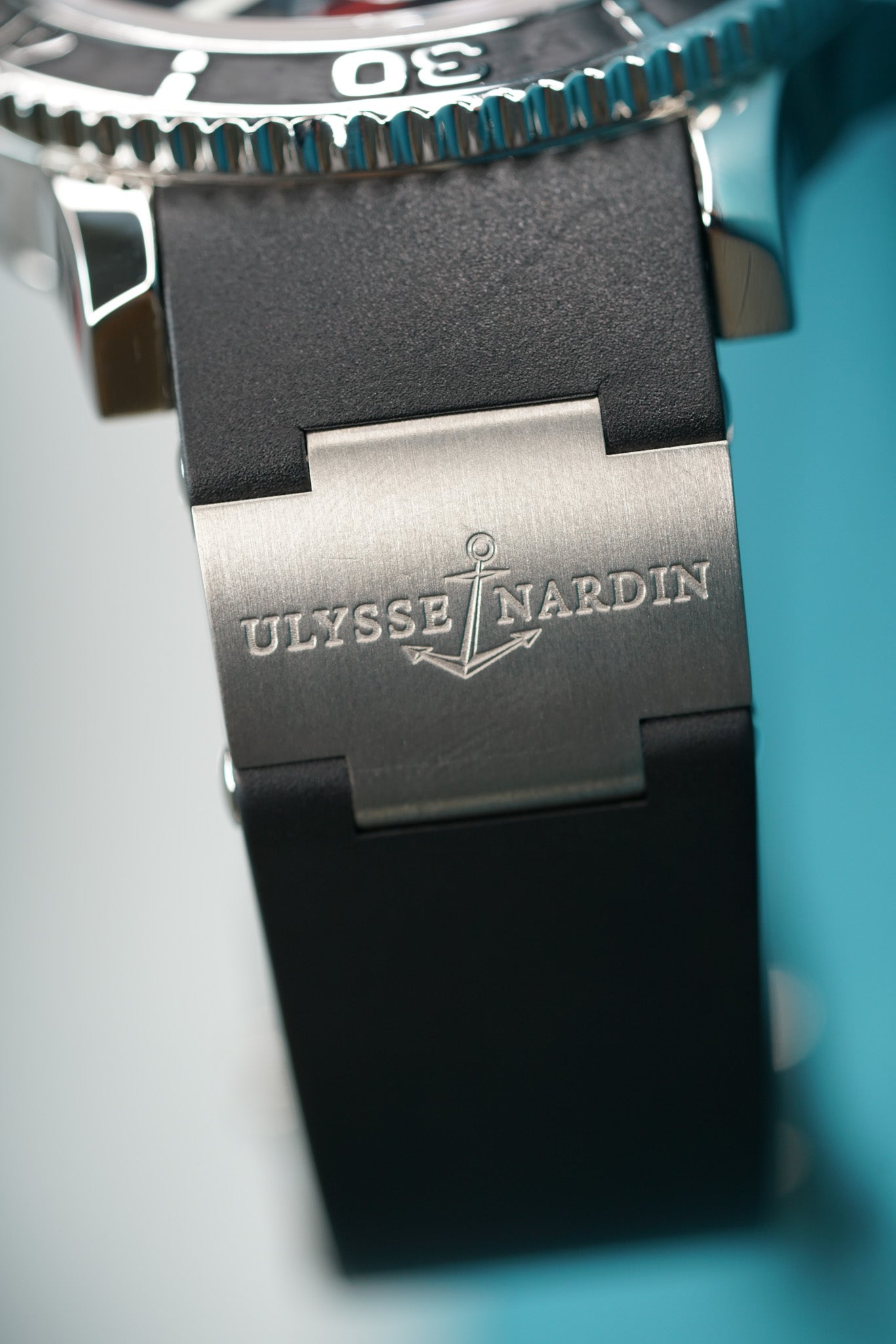 Maxi Marine 263-33 Black Rubber Bezel