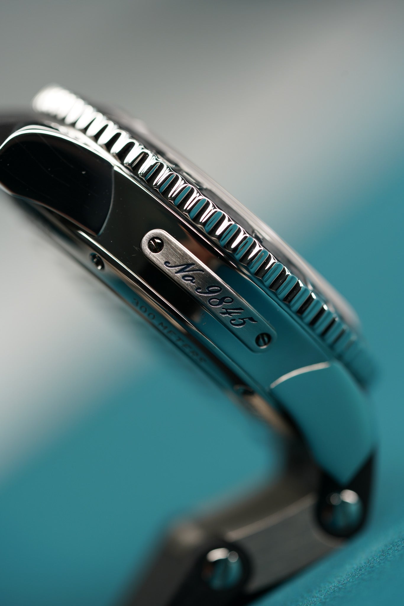 Maxi Marine 263-33 Black Rubber Bezel