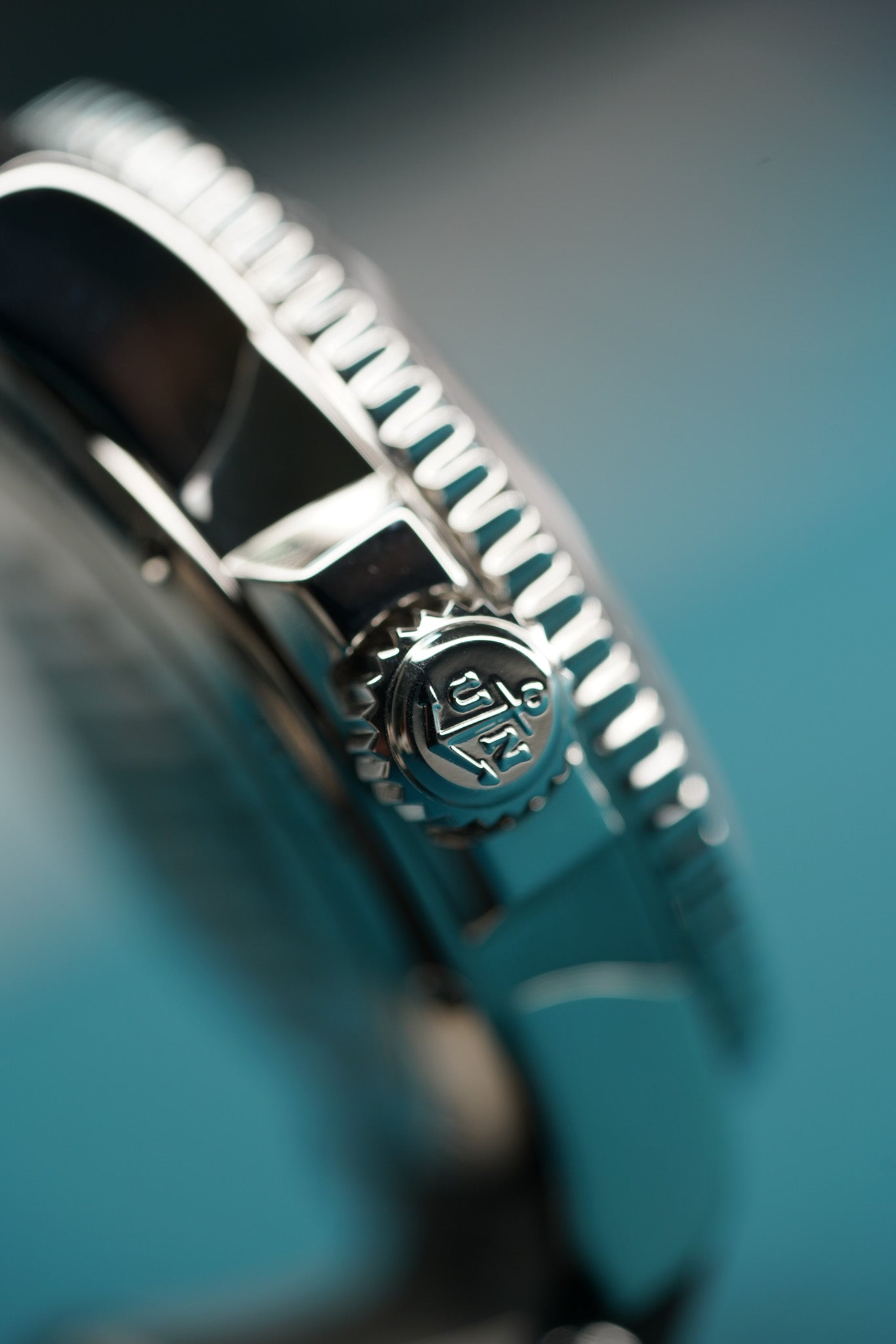 Maxi Marine 263-33 Black Rubber Bezel
