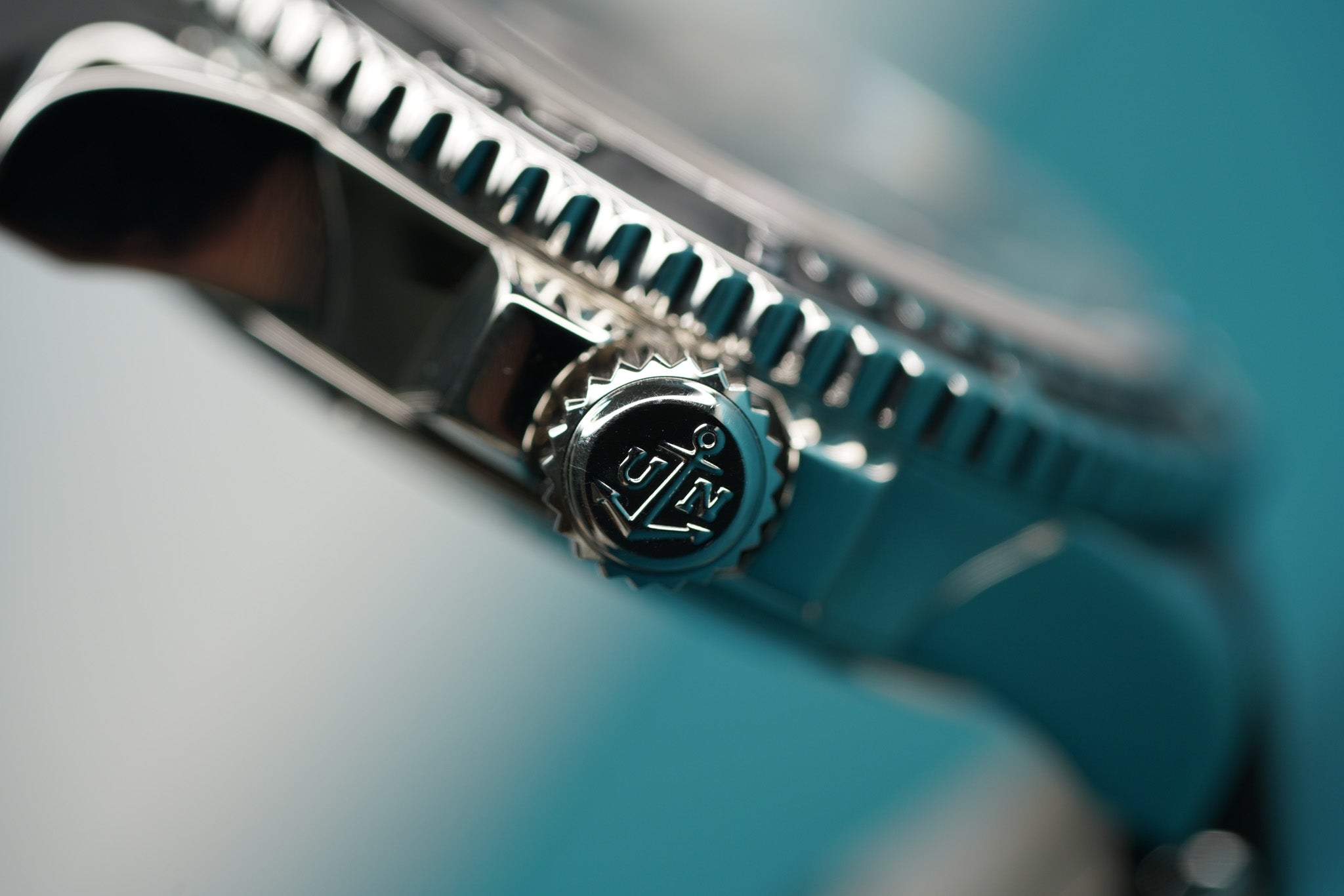 Maxi Marine 263-33 Black Rubber Bezel