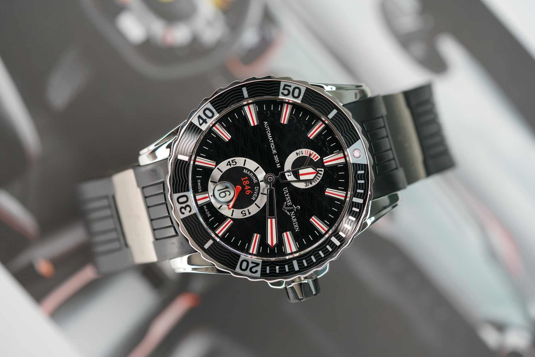 Maxi Marine Black Aluminum Bezel