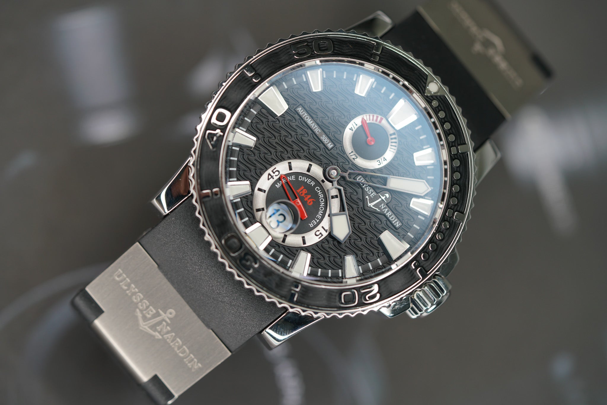 Maxi Marine 263-33 Black Rubber Bezel